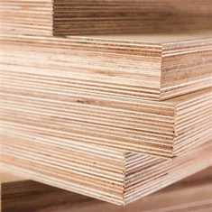 Contreplaqué multicouche résistant à l'humidité